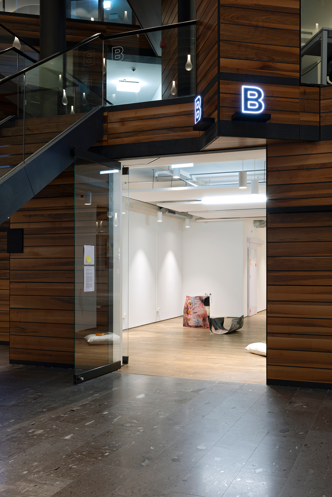 2022 12 Venture Capitalist Strategies, Basel — Installation View 04 — Jeronim Horvat